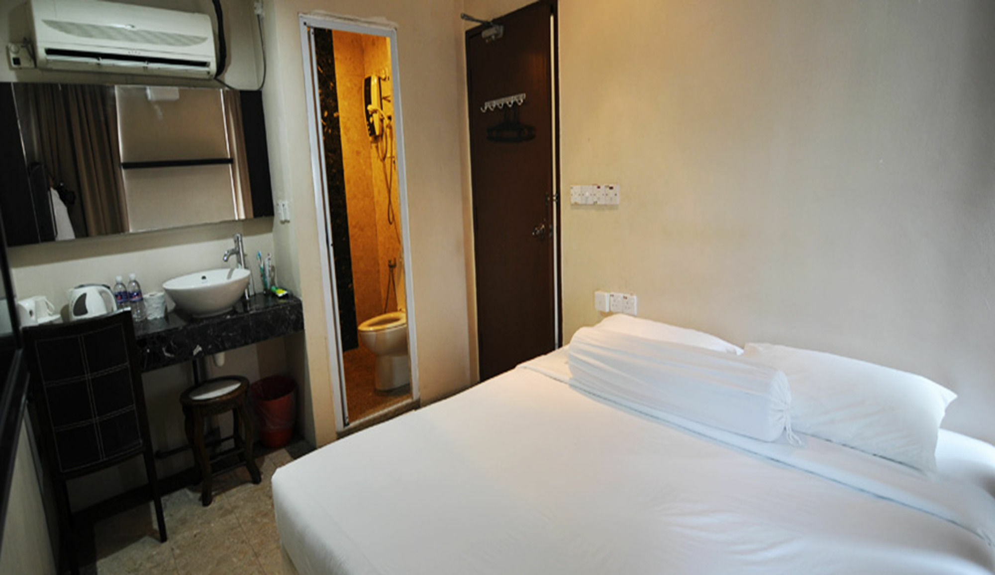 Hotel Zamburger Sungai Bakap Simpang Ampat  Buitenkant foto